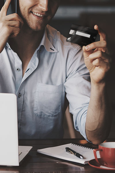 A favorable credit limit with an interest-free period on this gold card High credit limit with a low or zero monthly fee