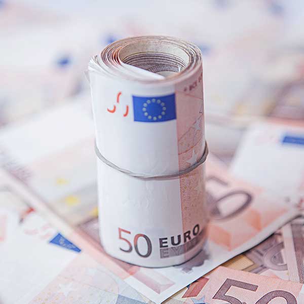 Saving, and specifically saving for children, should be started as early as possible and the value of your savings will multiply | Tatra banka Saving, and specifically saving for children, should be started as early as possible