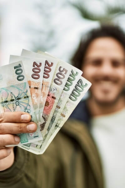 su vyssie platy v cesku alebo na slovensku