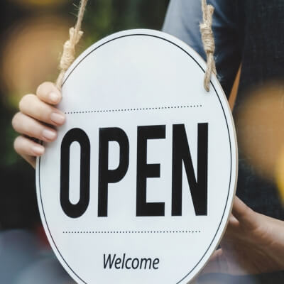 otvaracie hodiny pobociek vianoce 2025