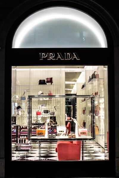 Pradu založili bratia Mario a Martino Pradovci | Tatra banka ako vybrat nazov firmy