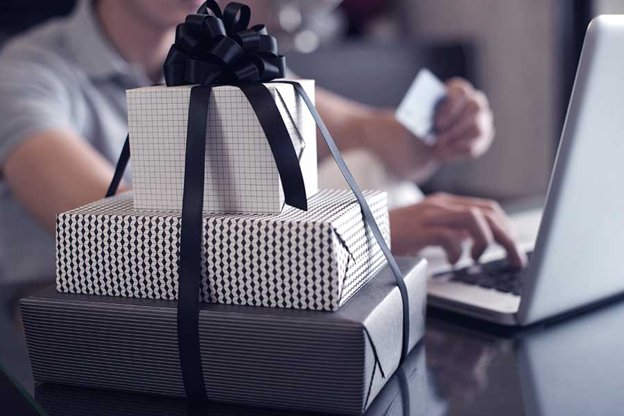 A design gift for your loved ones Personal Visa Electron Gift Card