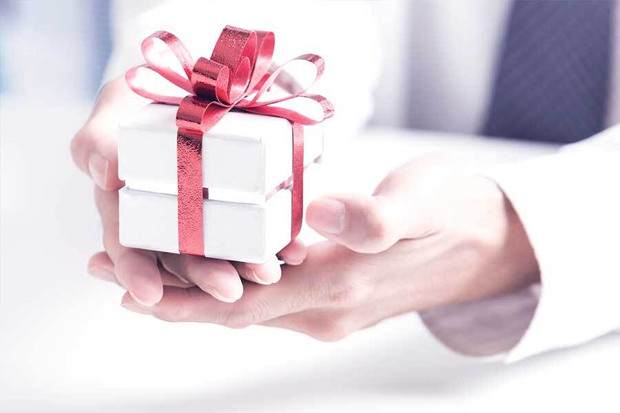 Klienti, ktorí sa rozhodnú presunúť prostriedky na dôchodkové sporenie do DDS Tatra banky získavajú okrem komfortnej správy svojich úspor aj bonus 1 % z celej presunutej sumy. 