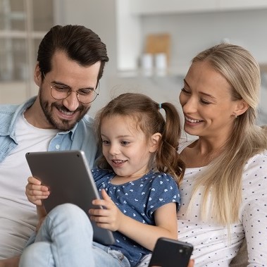 Tip: Chráňte svoju rodinu pred podvodmi | Tatra banka Tip: Chráňte svoju rodinu pred podvodmi
