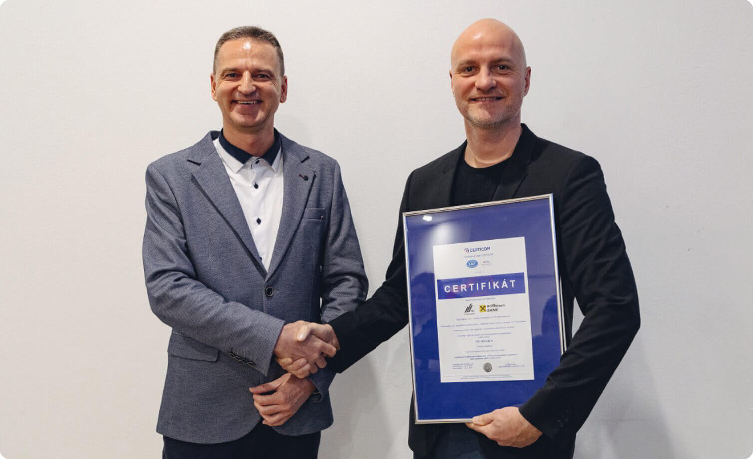 Marek Krajčov, director of the certification body CERTICOM and Tomáš Kvašňovský, Sustainability Manager Tatra banka